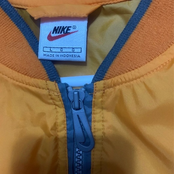 Nike retro jacket - Picture 3 of 3